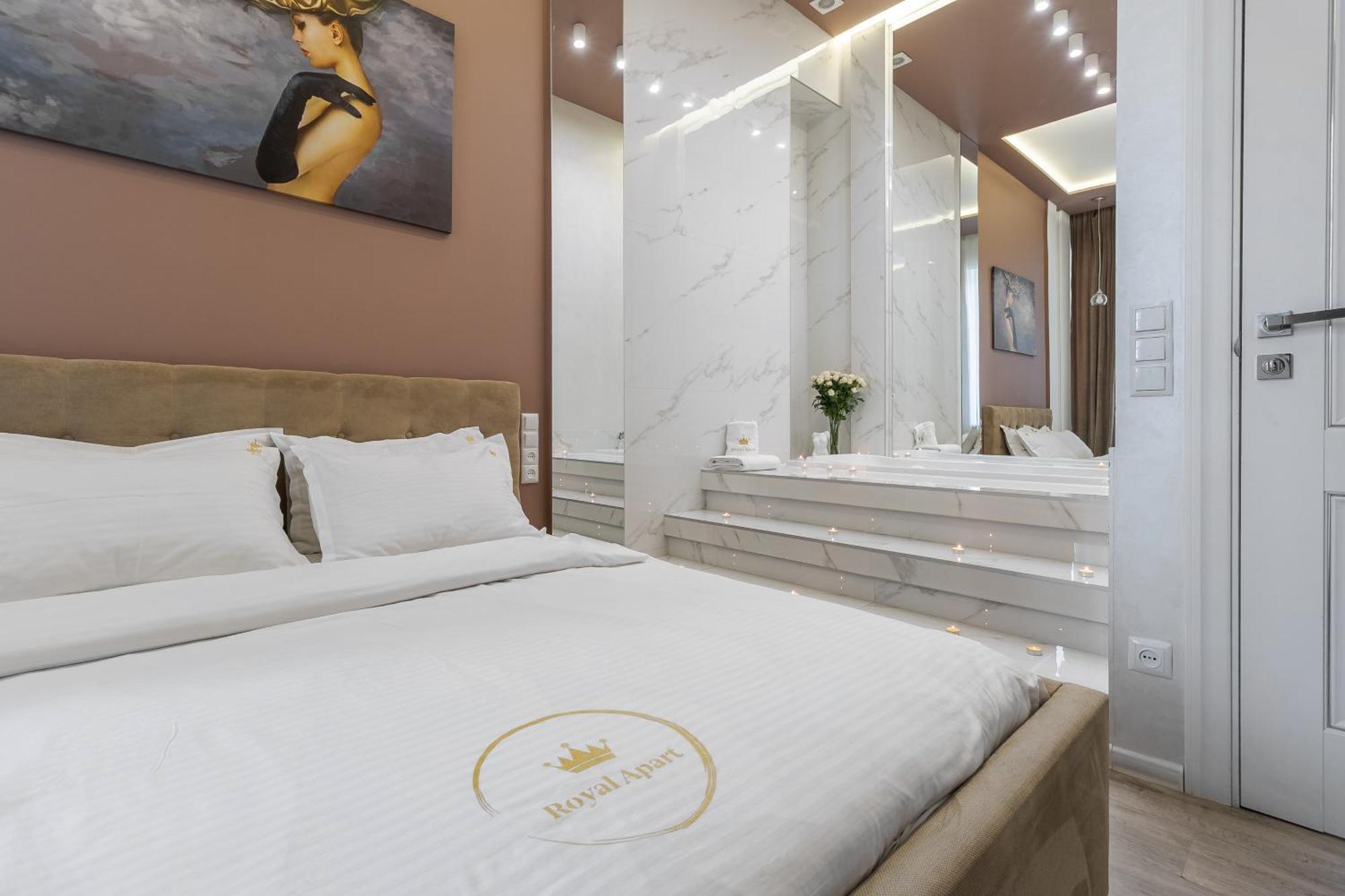 Royal Stylish Apartment In The Old City Львів Екстер'єр фото