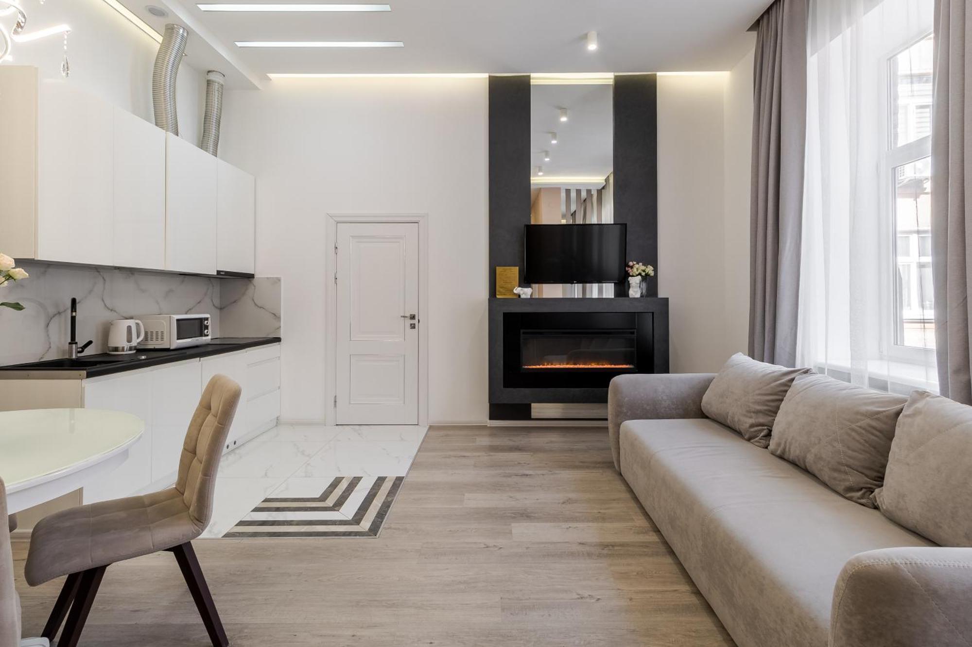 Royal Stylish Apartment In The Old City Львів Екстер'єр фото