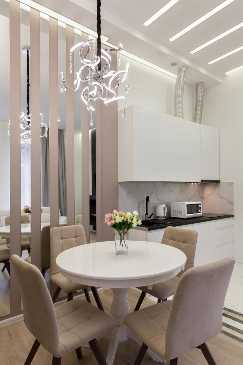 Royal Stylish Apartment In The Old City Львів Екстер'єр фото