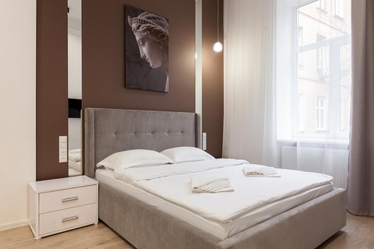 Royal Stylish Apartment In The Old City Львів Екстер'єр фото