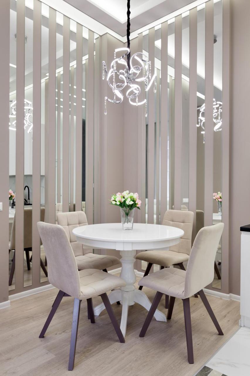 Royal Stylish Apartment In The Old City Львів Екстер'єр фото
